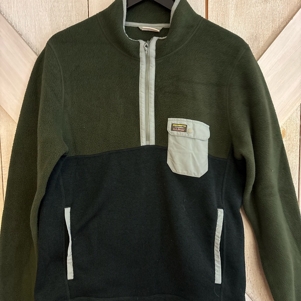 L.L. Bean Men's Green and Gray Zip-Up Sweater